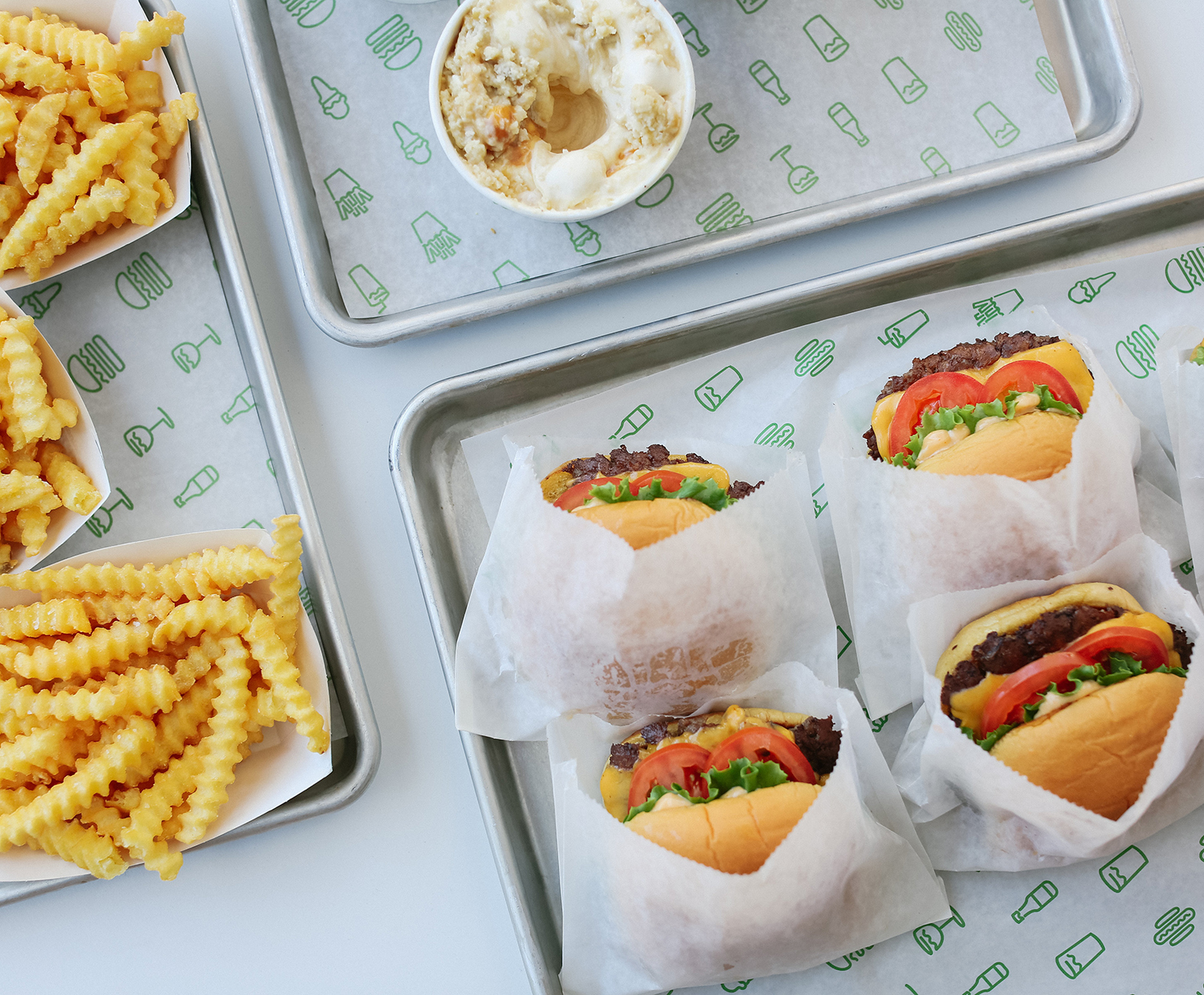 https://shakeshack.com/sites/default/files/feeds/images/Array--carousel_23.jpg