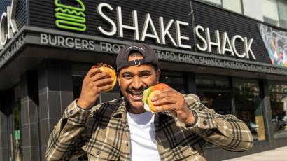 Chef JJ Johnson in front of the Harlem Shack